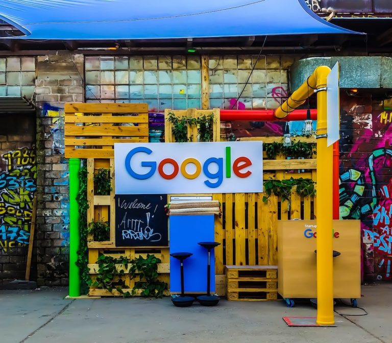 Illustration showing positive Google reviews boosting a local business's visibility and trust